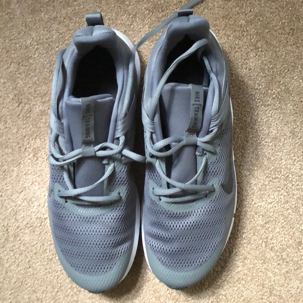 Nike Legend Essential Sneakers Training. New without tags